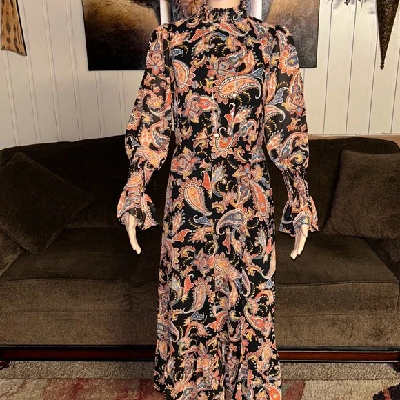 Julia Jordan • Size 4 • Floral/Paisley • Fall Colors • Brown/Beige/Yellow •Dress - Picture 5 of 16